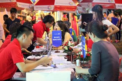 ວັນບຸນມທ່ອງທ່ຽວນະຄອນໂຮ່ຈິມິນປີ2016